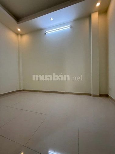 Cho thuê nhà mặt tiền Lạc Long Quân, P.8, Q. Tân Bình giá 16tr