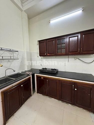 Cho thuê nhà mặt tiền Lạc Long Quân, P.8, Q. Tân Bình giá 16tr