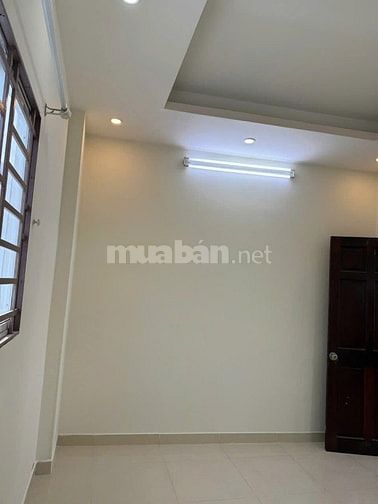 Cho thuê nhà mặt tiền Lạc Long Quân, P.8, Q. Tân Bình giá 16tr