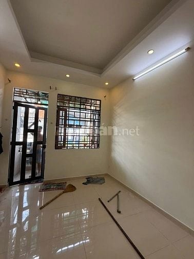 Cho thuê nhà mặt tiền Lạc Long Quân, P.8, Q. Tân Bình giá 16tr