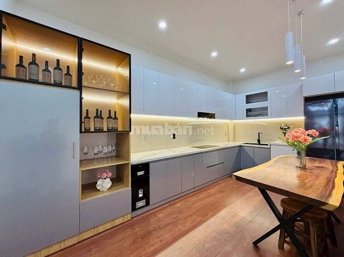 [ GIẢM NGAY 100TR ] Nhà Đoàn Văn Bơ, Quận 4 giá 2Tỷ750 - DT: 68m2 HXH