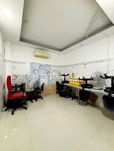 Chủ ngộp bán gấp nhà hẻm 1/ đường Lý Thái Tổ Quận 10 giá 3 tỷ 5