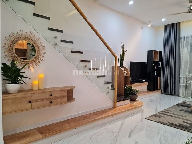 Bán nhà thiết kế Châu Âu Đ.Hồ Biểu Chánh Phú Nhuận DT 69m2/giá 2.6 tỷ