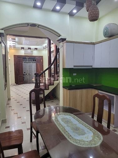 Cho thuê nhà cực đẹp Nguyễn Khang: 55m2, 4 tầng, full nội thất, 20tr
