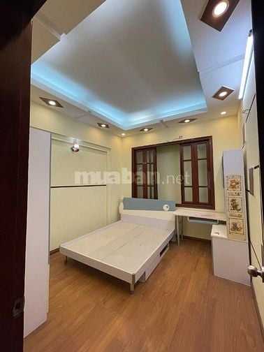 Cho thuê nhà cực đẹp Nguyễn Khang: 55m2, 4 tầng, full nội thất, 20tr