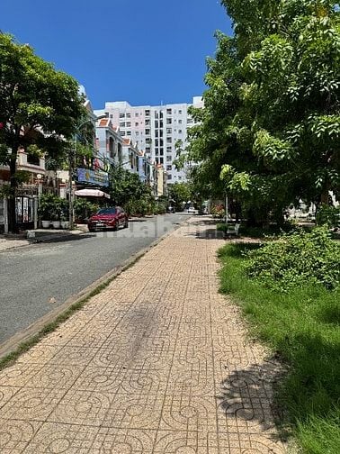 Cho Thuê Nhà 6x22,5m 2 lầu sân thượng,mặt tiền nội bộ P5Q8 