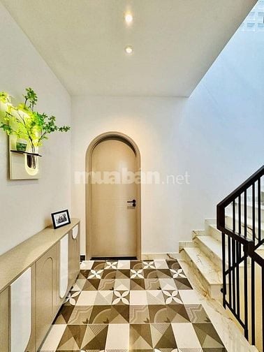 Đi nước ngoài định cư bán gấp nhà ở đường Ký Hoà, phường 11, quận 5, g