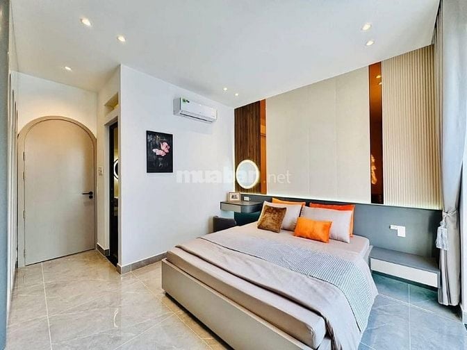 Đi nước ngoài định cư bán gấp nhà ở đường Ký Hoà, phường 11, quận 5, g