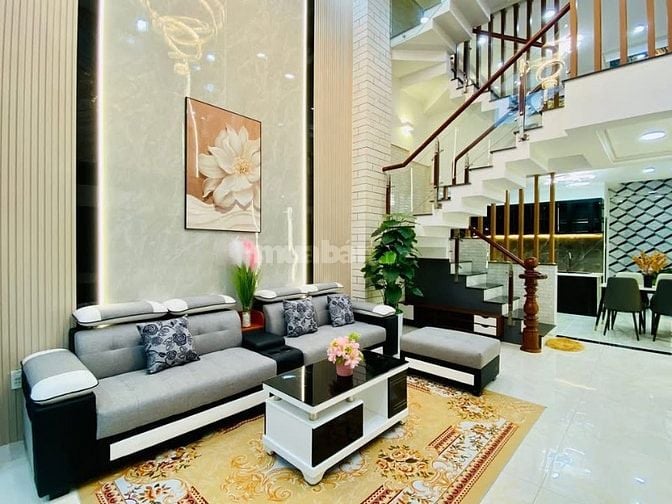 Đi nước ngoài định cư bán gấp nhà ở đường Tuệ Tĩnh, phường 11, quận 11
