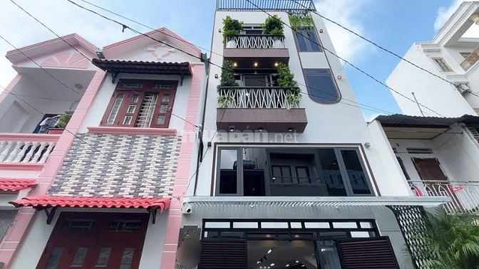 Bán gấp nhà ở đường Cao Đạt, phường 1, quận 5, giá 2 tỷ 350 triệu 