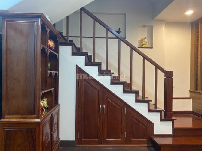 Chính Chủ Bán Nhà Ngõ 105 Lạc Long Quân - 5 Tầng MT5,4m 33.5 Tỷ TL