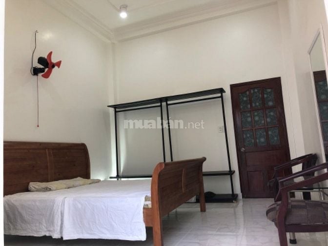 Phòng mới xây, trước cửa là công viên, cách đường Trường Chinh 50m