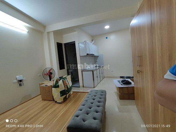 Phòng studio 23m2,Tầng 3,03 cửa sổ.Thang máy.