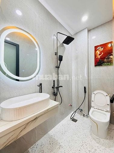BÁN NHÀ SÁT MẶT TIỀN PHẠM VĂN HAI, TÂN BÌNH HẺM XE HƠI, ĐANG CHO THUÊ