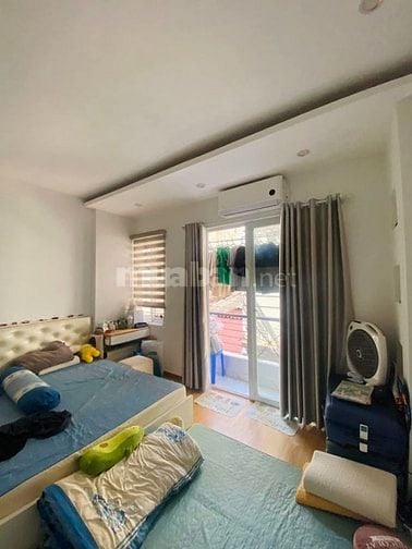Bán gấp nhà phố Yên Hoà, 30m ra MP 60m2, 5 tầng, MT 4.5m, giá 12,9 tỷ