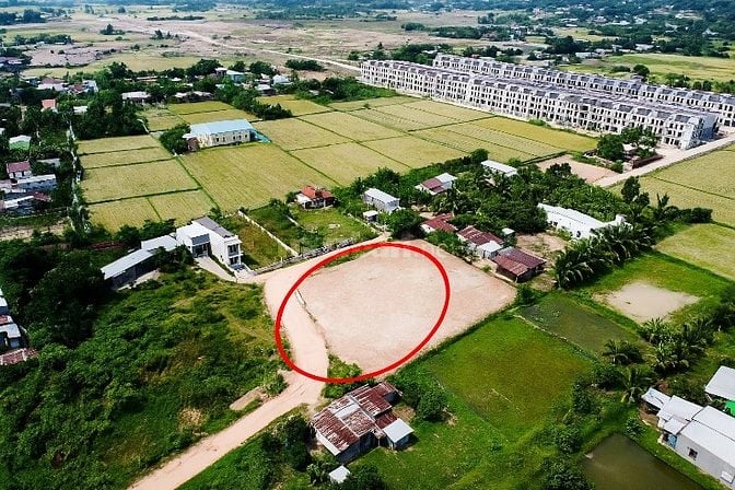 Đất thổ cư TT Hậu Nghĩa cách Vinhomes 50m mặt tiền đường lớn QL N2