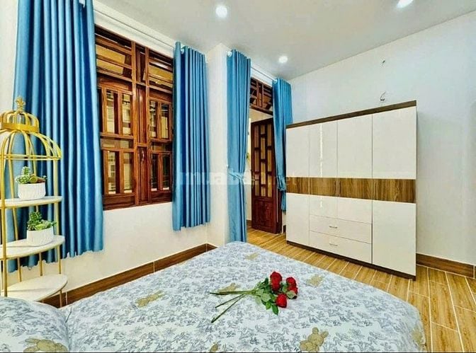Nhà 43m2 Lam Sơn, Tân Bình gần sân bay Tân Sơn Nhất. Xây 1 trệt 3 