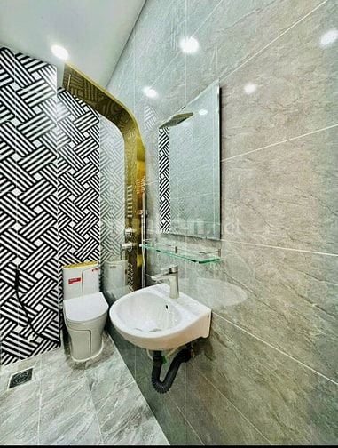 Nhà 43m2 Lam Sơn, Tân Bình gần sân bay Tân Sơn Nhất. Xây 1 trệt 3 