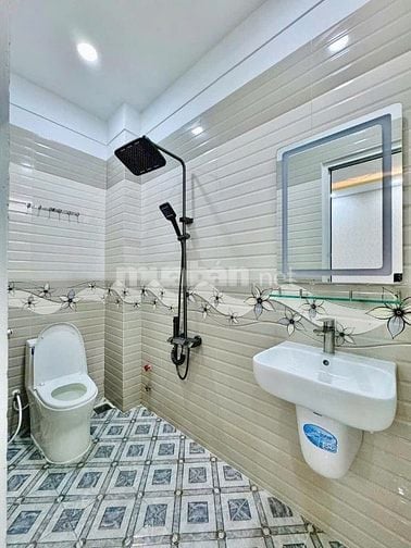 Nhà 78m² Cộng Hòa xây 1 trệt 3 lầu. Gần Sân bay giá 3 tỷ 550,hẻm 5m