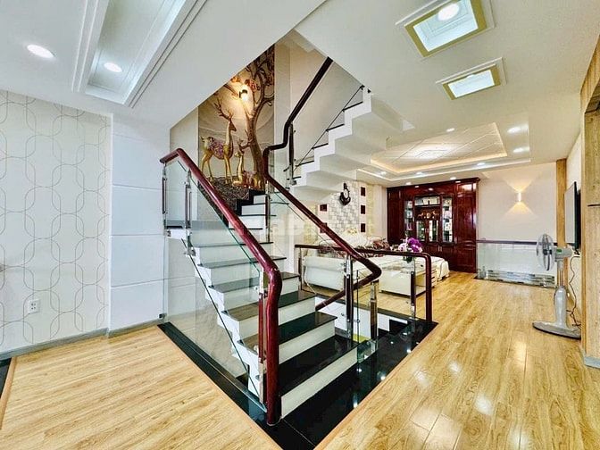 Nhà 78m² Cộng Hòa xây 1 trệt 3 lầu. Gần Sân bay giá 3 tỷ 550,hẻm 5m