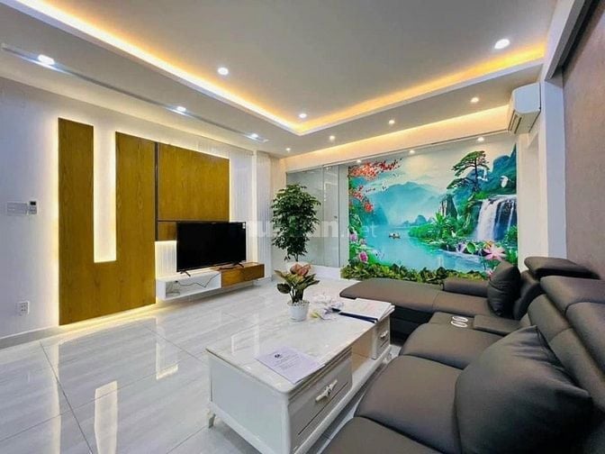 Đi nước ngoài định cư bán gấp nhà ở đường Trần Văn Khánh, phường Tân T