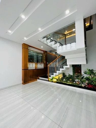 Đi nước ngoài định cư bán gấp nhà ở đường Trần Văn Khánh, phường Tân T