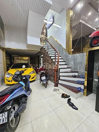 Gia đình cần bán nhà 99 Nguyễn Chí Thanh 40m2 x 6 t mới đẹp 17 tỷ