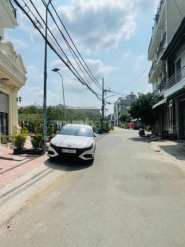Bán đất Bình Tân - hẻm xe hơi -gần chợ -53m2 - full thổ -Sổ hồng Gốc