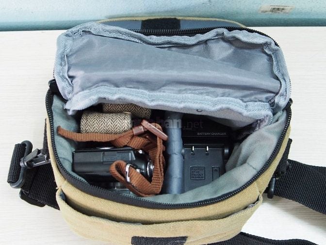 Máy ảnh OLYMPUS E-PM1 cũ, mất nắp pin, hoạt động tốt