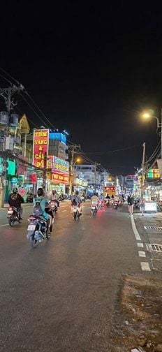 141 tr/m2: MTKD Lê Văn Việt đối diện Chợ 238m2 Tặng GPXD gần 1000m2àn