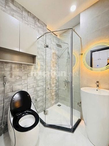 Bán gấp nhà ở đường Lê Tự Tài, phường 4, quận Phú Nhuận, giá 2 tỷ 650 