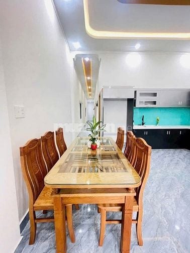 Bán gấp căn nhà nằm ngay thị trấn Củ Chi dt 86m2 SHR. Giá bán 830tr