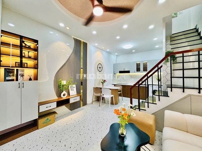 BÁN GẤP NHÀ SÁT MT CHỢ TỈNH LỘ 10_1 LẦU. GIÁ 2TỶ. ĐÃ CÓ GIẤY TỜ ĐẦY ĐỦ