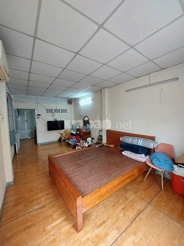 Bán nhà MTKD 111m2 ngang 4m Số 20 sát Dương Quảng Hàm KD đa ngành 9 tỷ