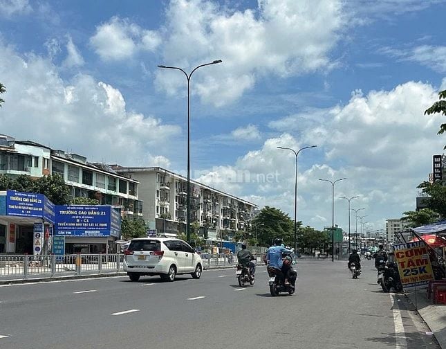 Bán nhà MTKD 111m2 ngang 4m Số 20 sát Dương Quảng Hàm KD đa ngành 9 tỷ