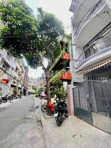 Vị Trí Siêu Đẹp 702/9F Sư Vạn Hạnh, P12, Quận 10, 4x18m 3 Lầu. Hẻm XT