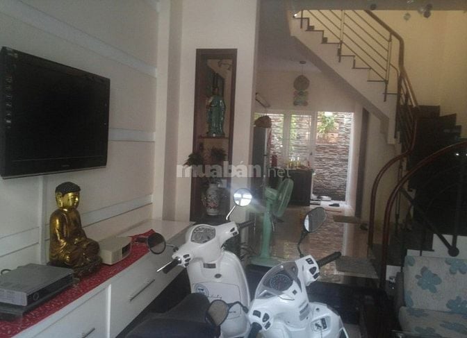Nhà 38m² Bà Hom xây 1 trệt 2 lầu. Hẻm 6m sổ riêng. Giá chỉ 2 tỷ 150.
