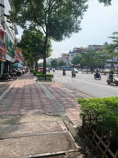 Nhà mặt phố trung tâm Nguyễn Văn Cừ