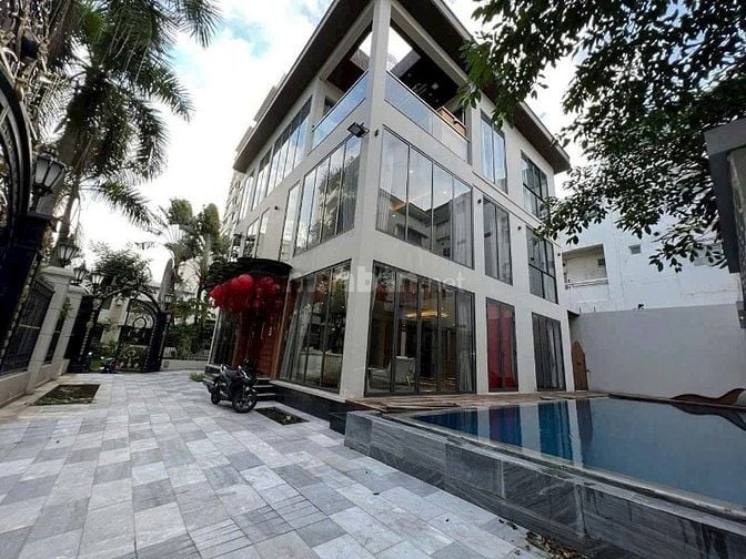 Cho thuê Biệt Thự đơn lập 420m- hồ bơi ngay Phú mỹ Hưng giá 145 triệu