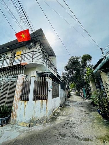 Hàng hiếm căn gốc giá 2,6 tỷ, Long Thạnh Mỹ, Quận 9.