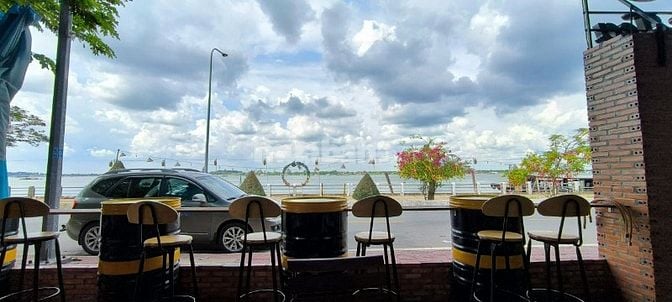 Cho thuê xe 7 chỗ tự lái thoải mái 8 tiếng 800.000 đồng.