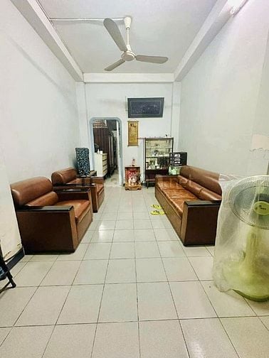 ĐƯỜNG 3/2 QUẬN 10 DT 40M2, HẺM XE HƠI CẠNH NHÀ, SỔ VUÔNG A4