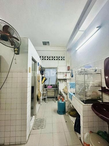 ĐƯỜNG 3/2 QUẬN 10 DT 40M2, HẺM XE HƠI CẠNH NHÀ, SỔ VUÔNG A4