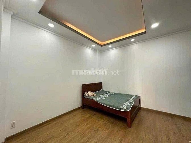Nhà Nguyên Căn 4 lầu KDC Hoang Quốc Việt Q7 4 PN, 5 WC sạch sẽ ở ngay