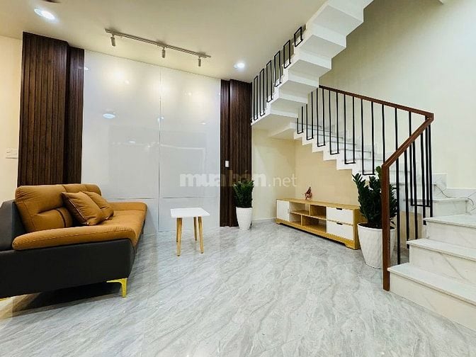 NHÀ ĐẸP NGANG 8m HẺM OTO 7 CHỖ ĐỖ CỬA NHÀ ĐẸP Ở LIỀN