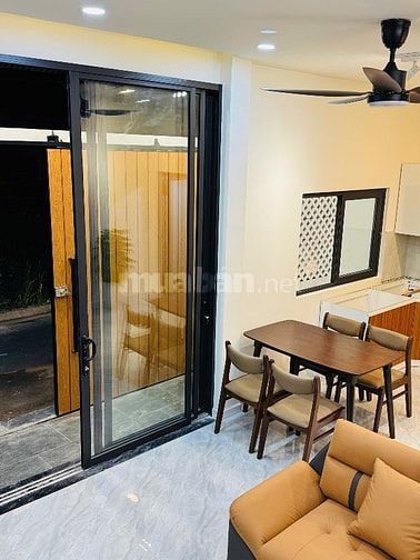 NHÀ ĐẸP NGANG 8m HẺM OTO 7 CHỖ ĐỖ CỬA NHÀ ĐẸP Ở LIỀN