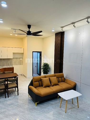 NHÀ ĐẸP NGANG 8m HẺM OTO 7 CHỖ ĐỖ CỬA NHÀ ĐẸP Ở LIỀN