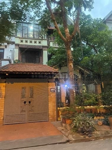 BIỆT THỰ SÂN VƯỜNG-100m Vuông- 17 Tỷ- Phú Thượng- Tây Hồ