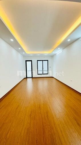 Bán nhà Nguyễn Văn Linh, 42m2x 5 tầng, 6 phòng ngủ. 6.88tỷ