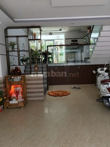 Nhà có nội thất 1 Trệt Lững 3 Lầu 5x18m 4 Phòng KDC Hoàng Quốc Việt 